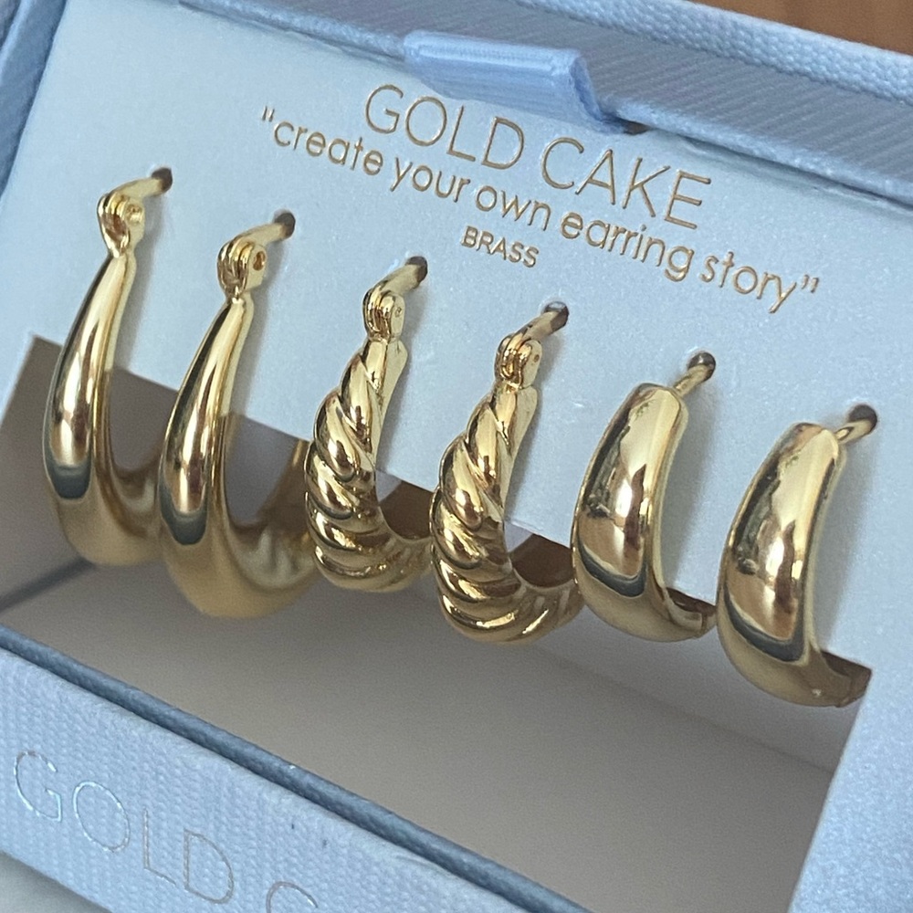 Gold Cake Brass Hoop Earrings Set